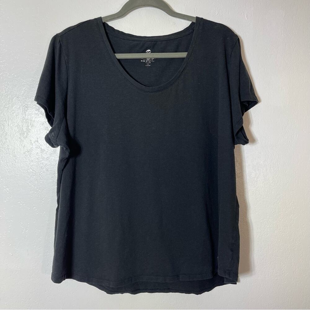 Energy Zone, Classic Black T-Shirt. Size 2X. In good used condition!